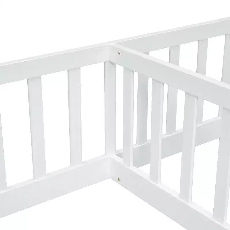 Letto a castello matrimoniale con recinzione, sponde di protezione, bianco