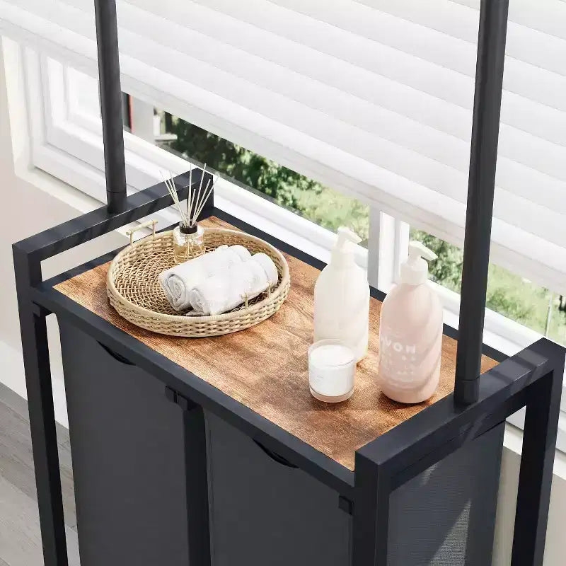 Carrello Portabiancheria con Rotelle a 2/3/4 Sezioni con Cesto per Panni Sporchi, Carrello Portabiancheria Pesante con Appendiabiti e Cesti Inferiori per Camera da Letto, Lavanderia e Dormitorio