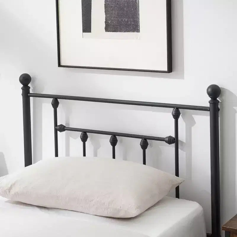 Struttura Letto a Piattaforma Matrimoniale/Doppia/Queen Size in Metallo con Testiera e Pediera, Telaio Letto Industriale, Nessuna Rete a Molle Necessaria, Spazio di Archiviazione