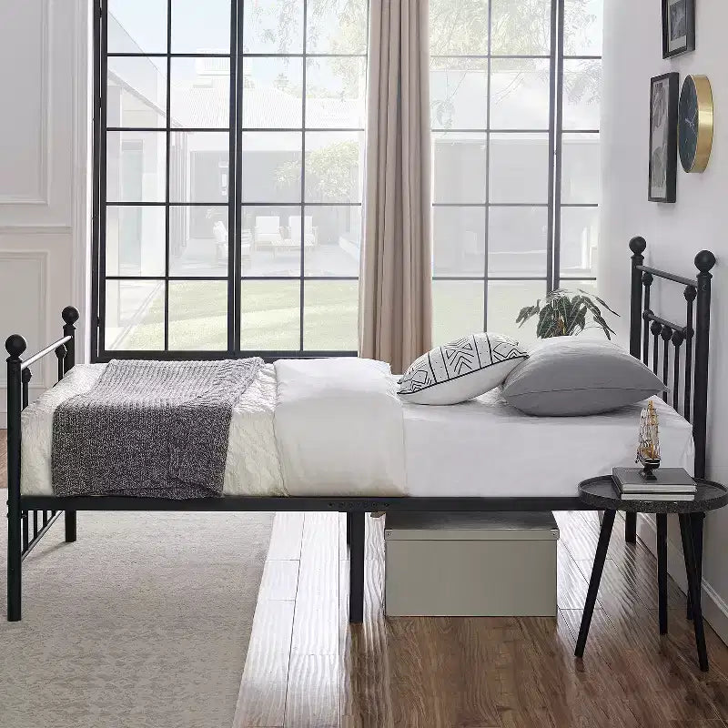 Struttura Letto a Piattaforma Matrimoniale/Doppia/Queen Size in Metallo con Testiera e Pediera, Telaio Letto Industriale, Nessuna Rete a Molle Necessaria, Spazio di Archiviazione