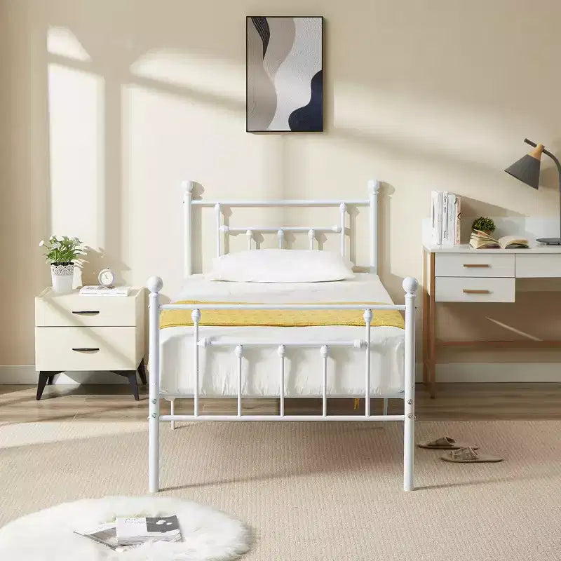 Struttura Letto a Piattaforma Matrimoniale/Doppia/Queen Size in Metallo con Testiera e Pediera, Telaio Letto Industriale, Nessuna Rete a Molle Necessaria, Spazio di Archiviazione