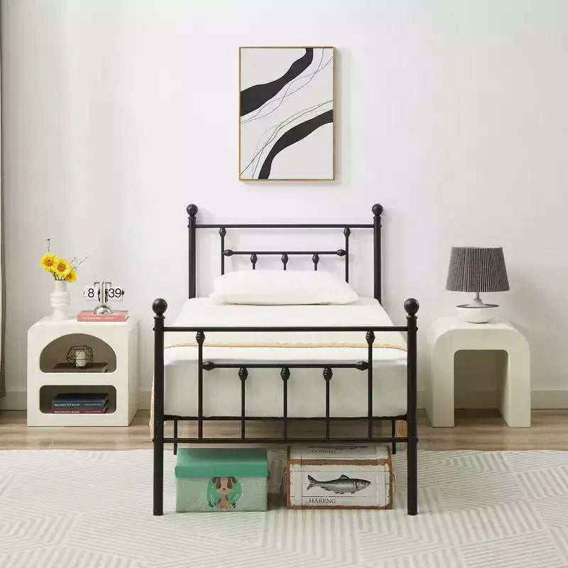 Struttura Letto a Piattaforma Matrimoniale/Doppia/Queen Size in Metallo con Testiera e Pediera, Telaio Letto Industriale, Nessuna Rete a Molle Necessaria, Spazio di Archiviazione