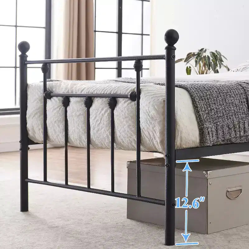 Struttura Letto a Piattaforma Matrimoniale/Doppia/Queen Size in Metallo con Testiera e Pediera, Telaio Letto Industriale, Nessuna Rete a Molle Necessaria, Spazio di Archiviazione